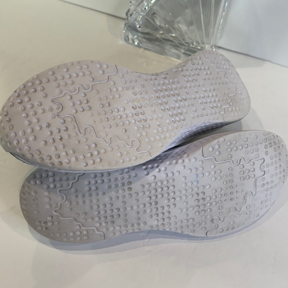 Avia Gray Athletic Shoes - Picture 8 of 16